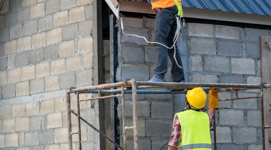 Expert Emergency Roof Repairs services in Stewartsville, MO